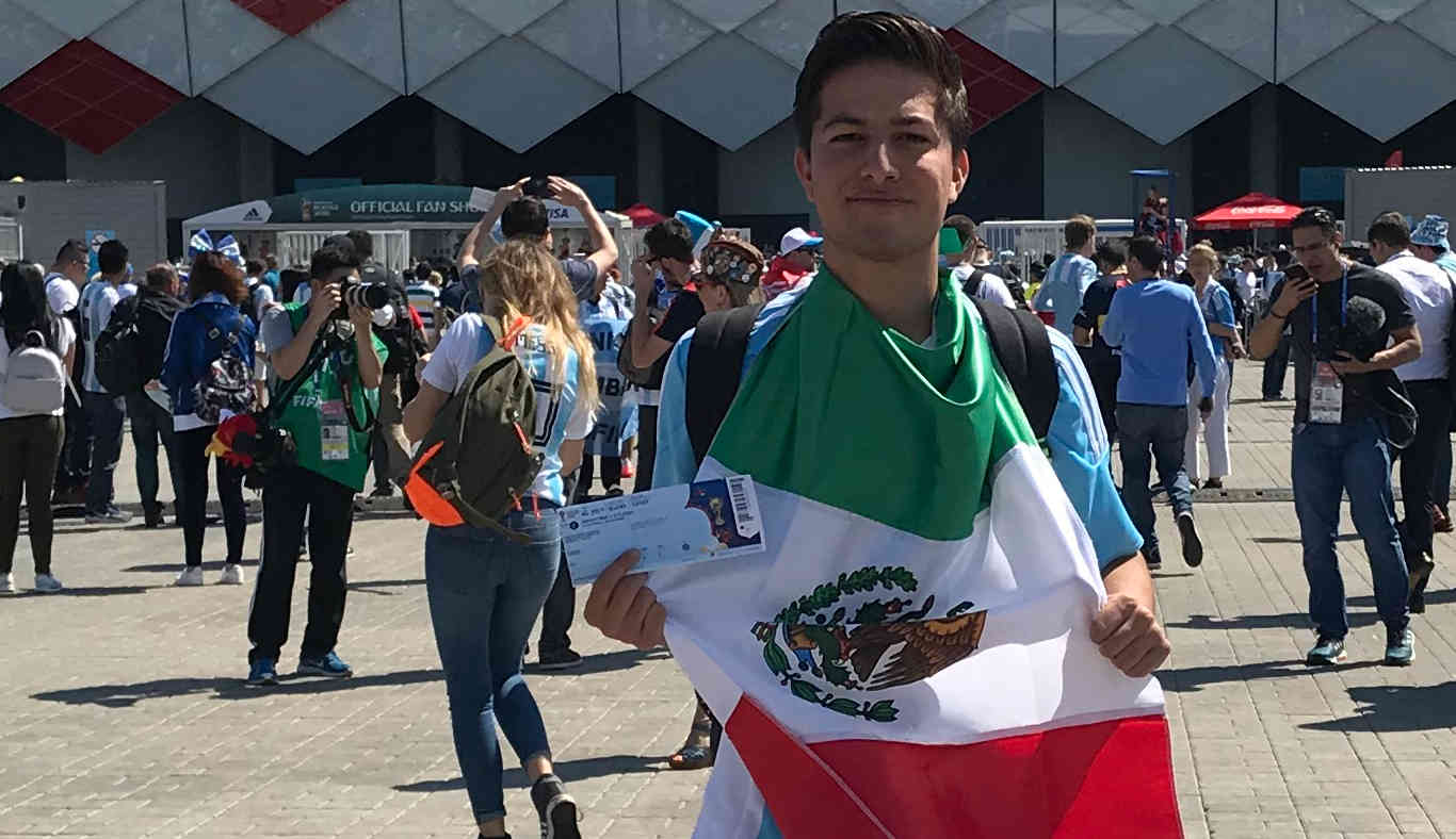 Estudiante del Tec youtuber que cubre el Mundial