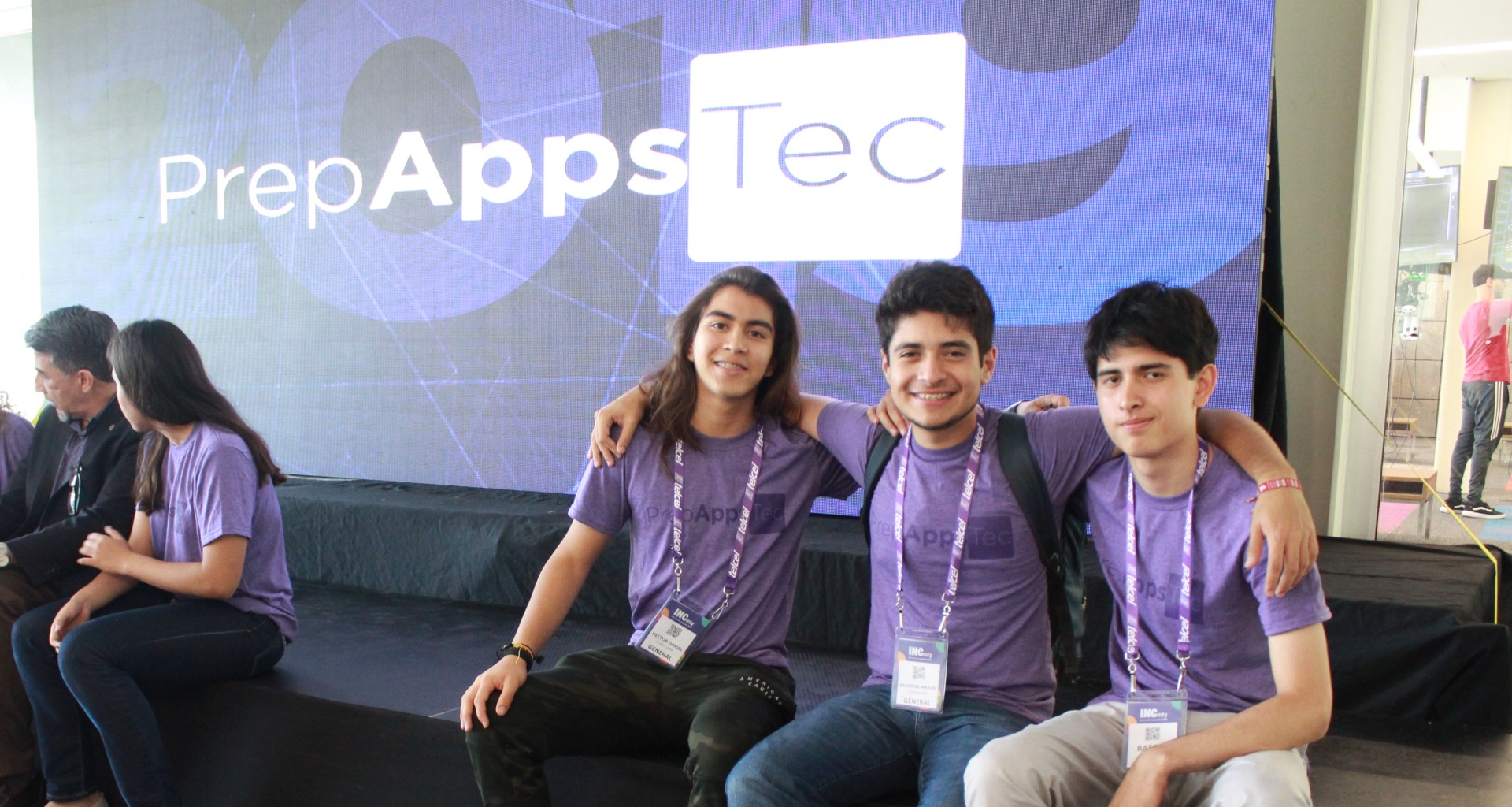 Jóvenes crean app que cambiaría el ciclismo en México