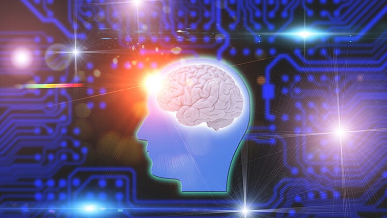 Imagen conceptual de cerebro humano con iconos de ciencia de datos